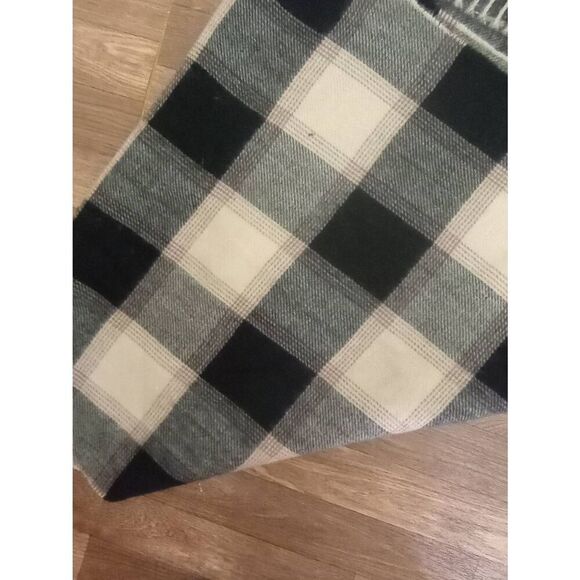 ZARA wide scarf, shawl. 25 in x 108 in - Picture 3 of 5